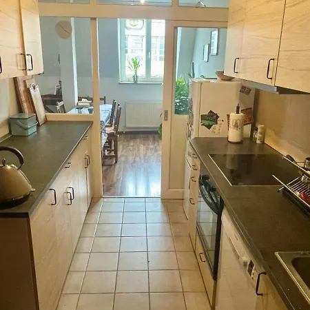 Quiet In Big Shared-flat 500m From Oktoberfest Kwatera prywatna
